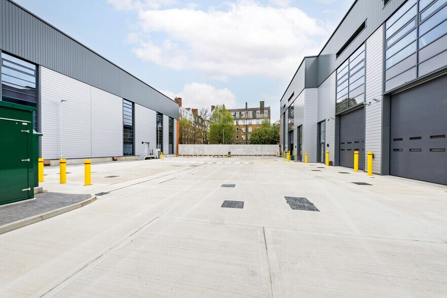 146-156 Brixton Hl, Londres à louer - Photo de l’immeuble – Image 3 sur 8