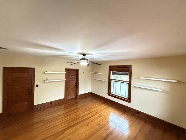 224 NW 2nd Ave, Gainesville, FL à louer - Photo intérieure – Image 2 sur 6