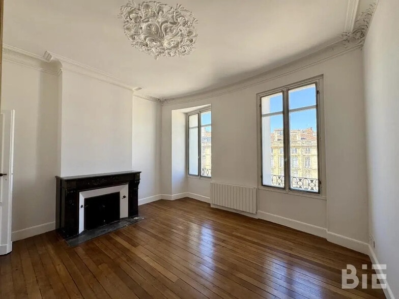 Bureau dans Bordeaux à louer - Photo intérieure – Image 2 sur 9