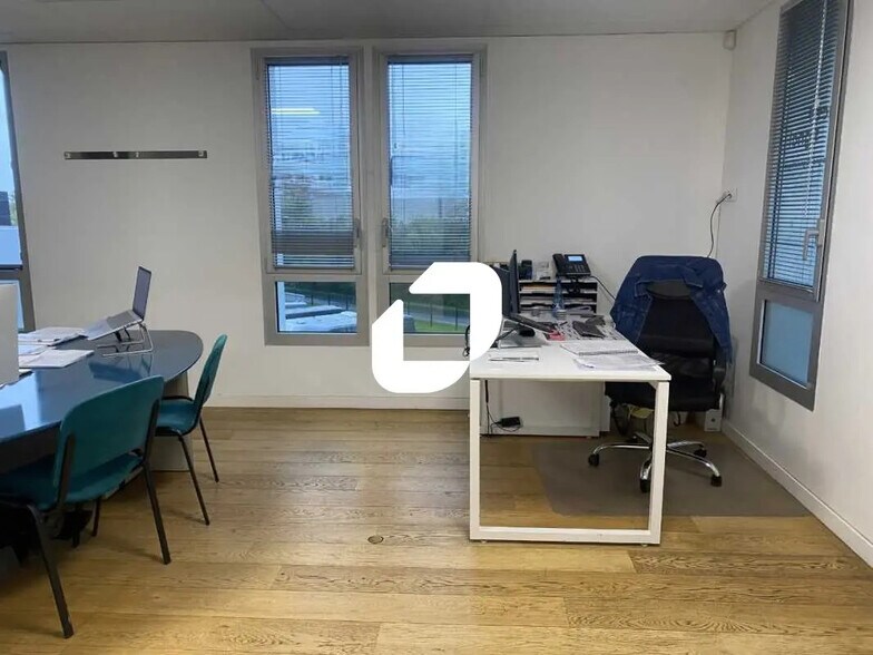 Bureau dans Mérignac à louer - Photo de l’immeuble – Image 2 sur 9