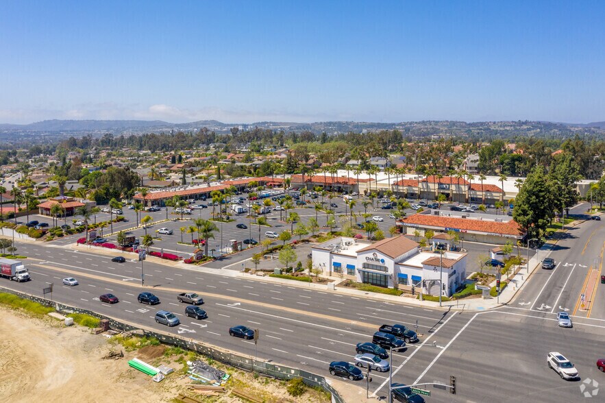 24799 Alicia Pky, Laguna Hills, CA à louer - Aérien – Image 2 sur 6