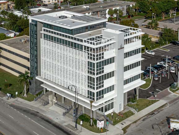 100 N Federal Hwy, Hallandale Beach, FL à louer - Photo de l’immeuble – Image 2 sur 11