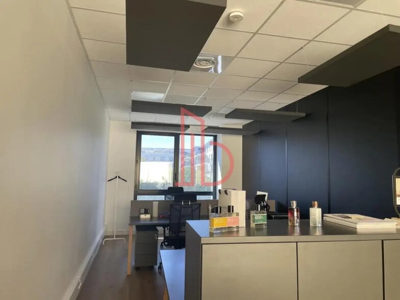 Bureau dans Bordeaux à louer - Photo intérieure – Image 2 sur 9