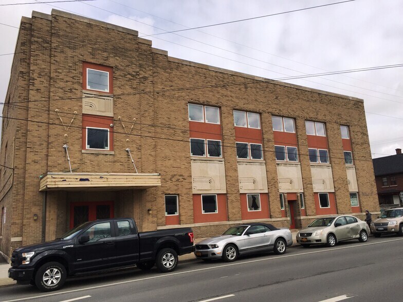 606 6th St, Niagara Falls, NY à louer - Photo principale – Image 1 sur 2