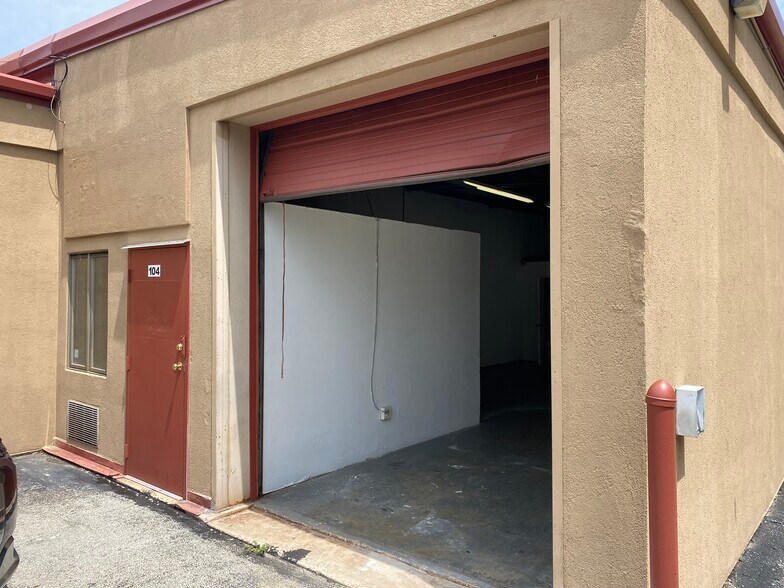 355 W Main St, Norristown, PA à louer - Photo de l’immeuble – Image 2 sur 9