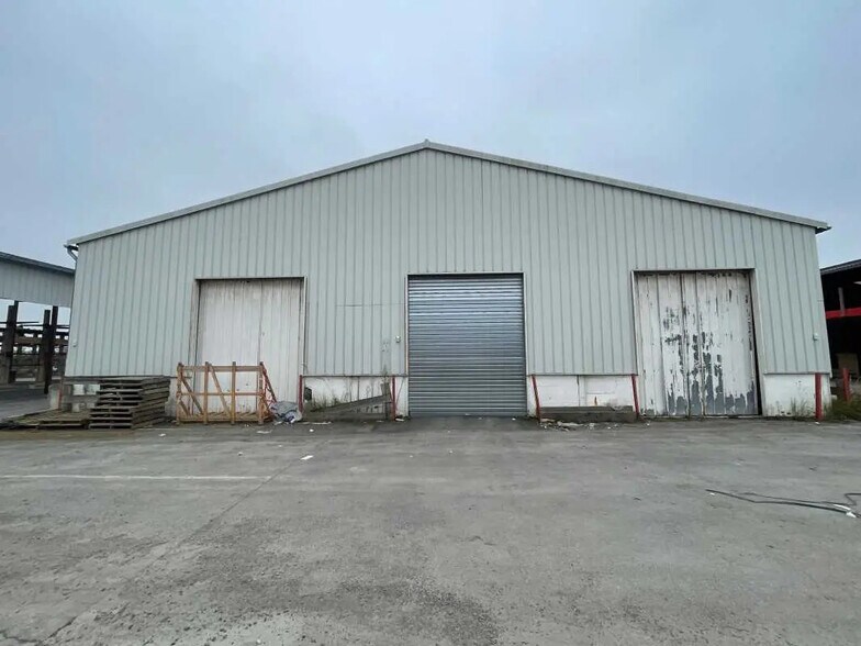 Local d'activités dans Chambry à vendre - Photo de l’immeuble – Image 3 sur 8