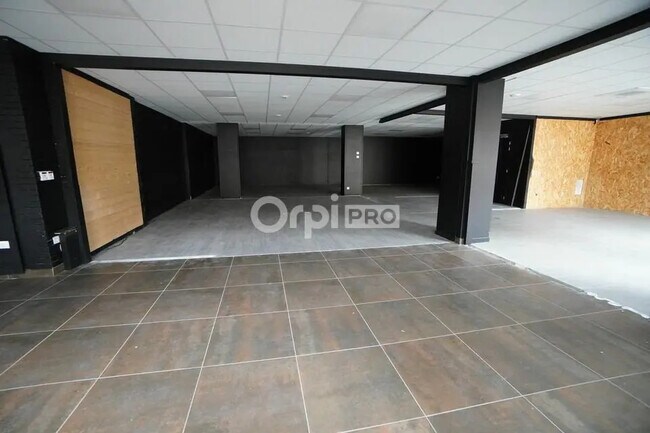 Plus de détails pour Local commercial à vendre