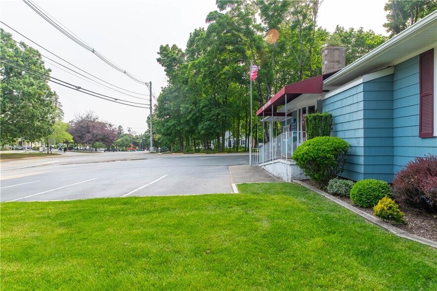 5393 Post Rd, East Greenwich, RI à vendre - Photo de l’immeuble – Image 3 sur 11
