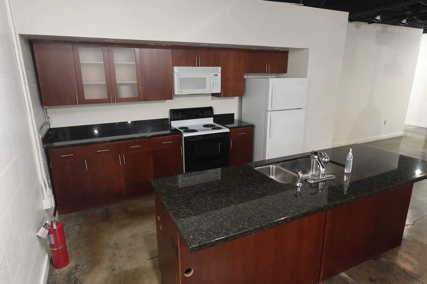 110 S 12th St, Tampa, FL à louer Photo intérieure– Image 1 sur 7