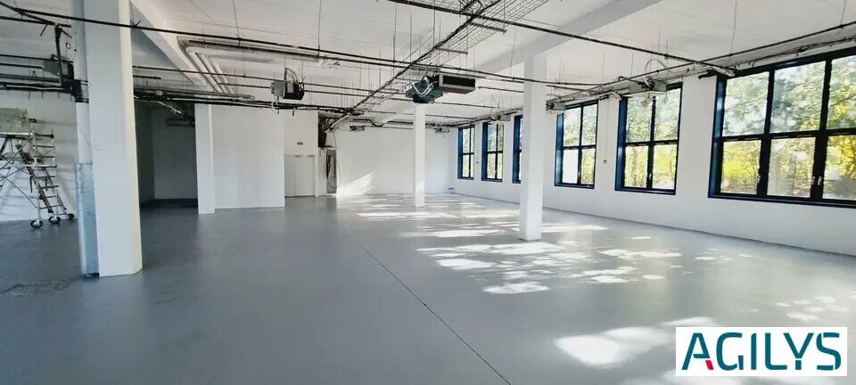 Local d’activités dans Fresnes à louer - Photo de l’immeuble – Image 3 sur 11