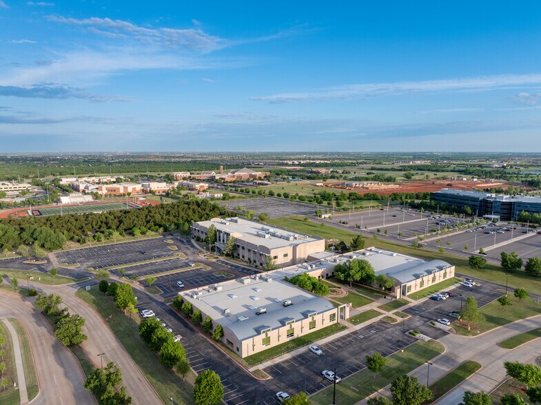 3201 Quail Springs Pky, Oklahoma City, OK à vendre - Aérien – Image 3 sur 8