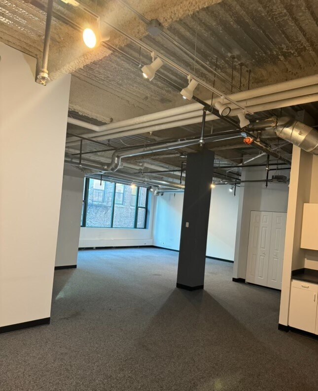 415 N LaSalle Dr, Chicago, IL à louer Photo intérieure– Image 1 sur 7