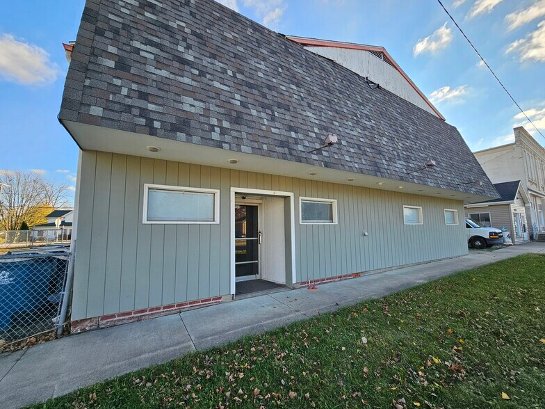 17624 IN-37 Hwy, Harlan, IN à louer - Photo de l’immeuble – Image 2 sur 10