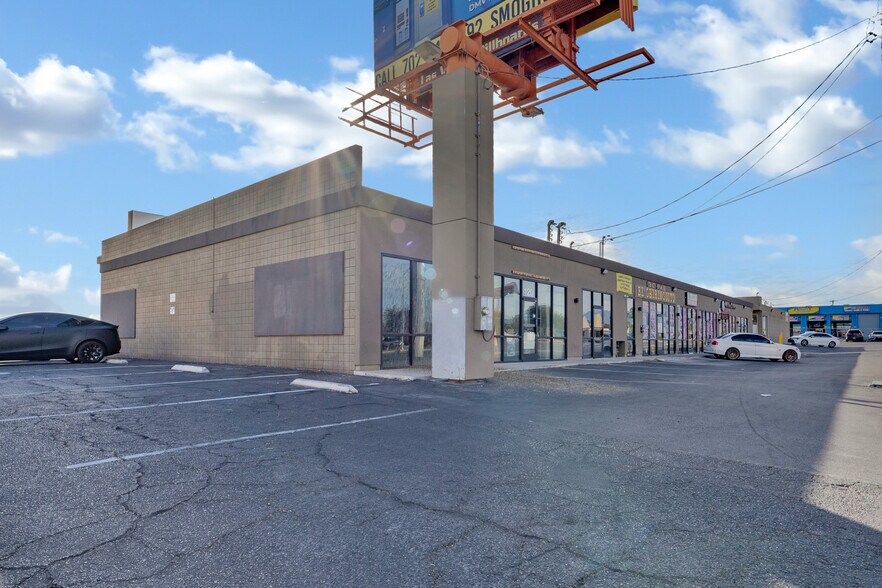 4907 Vegas Dr, Las Vegas, NV à vendre - Photo de l’immeuble – Image 2 sur 8