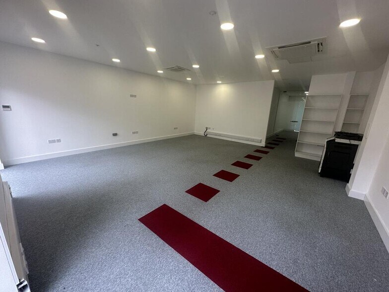23 Ladysmith Rd, Harrow à louer - Photo de l’immeuble – Image 3 sur 20