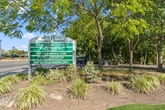 510 Montauk Hwy, West Islip, NY à louer Photo intérieure– Image 2 sur 17