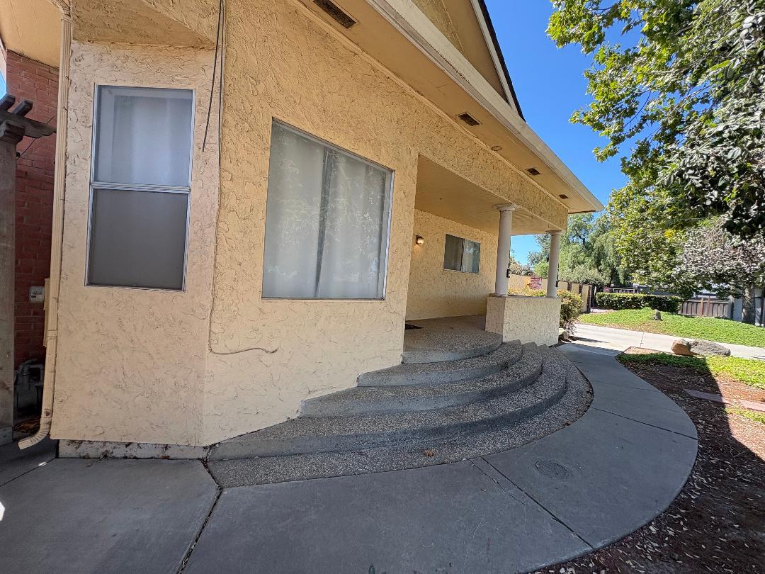 170 Umbarger Rd, San Jose, CA à louer Photo intérieure– Image 1 sur 2