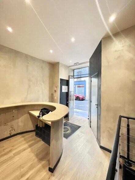 Bureau dans Paris à louer - Photo de l’immeuble – Image 2 sur 8