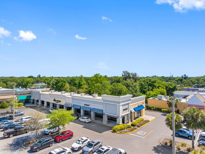 13801-13847 Walsingham Rd, Largo, FL à louer - Photo de l’immeuble – Image 3 sur 5