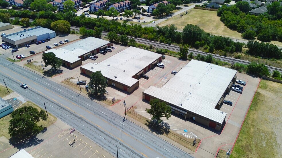1846 W Division St, Arlington, TX à louer - Photo de l’immeuble – Image 3 sur 8