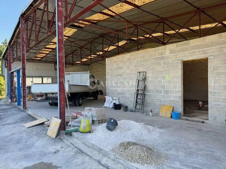 Local d’activités dans Lagny-sur-Marne à louer - Photo de l’immeuble – Image 2 sur 4