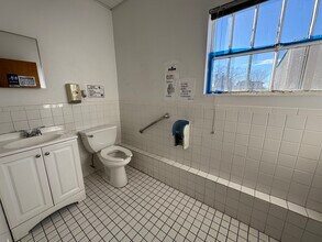 3902 Bell Blvd, Bayside, NY à louer Photo intérieure– Image 1 sur 1