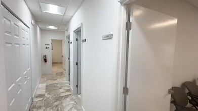 240 W Palmetto Park Rd, Boca Raton, FL à louer - Vidéo sur l’annonce professionnelle 