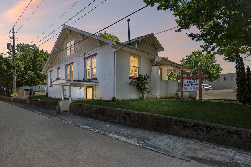 270 Central Ave, Cleveland, TN à vendre - Photo de l’immeuble – Image 1 sur 52