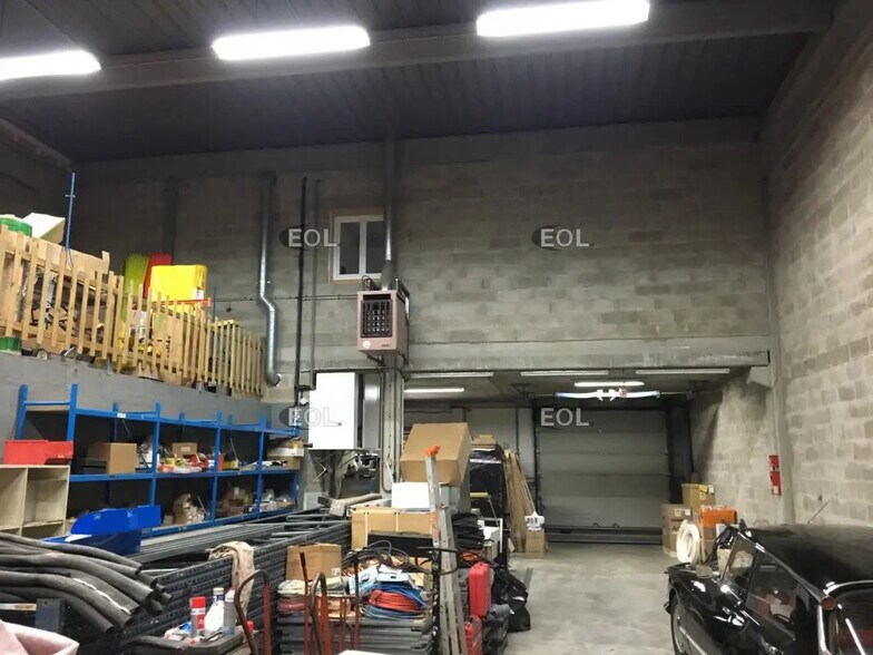 Local d’activités dans Lisses à louer - Photo de l’immeuble – Image 2 sur 8