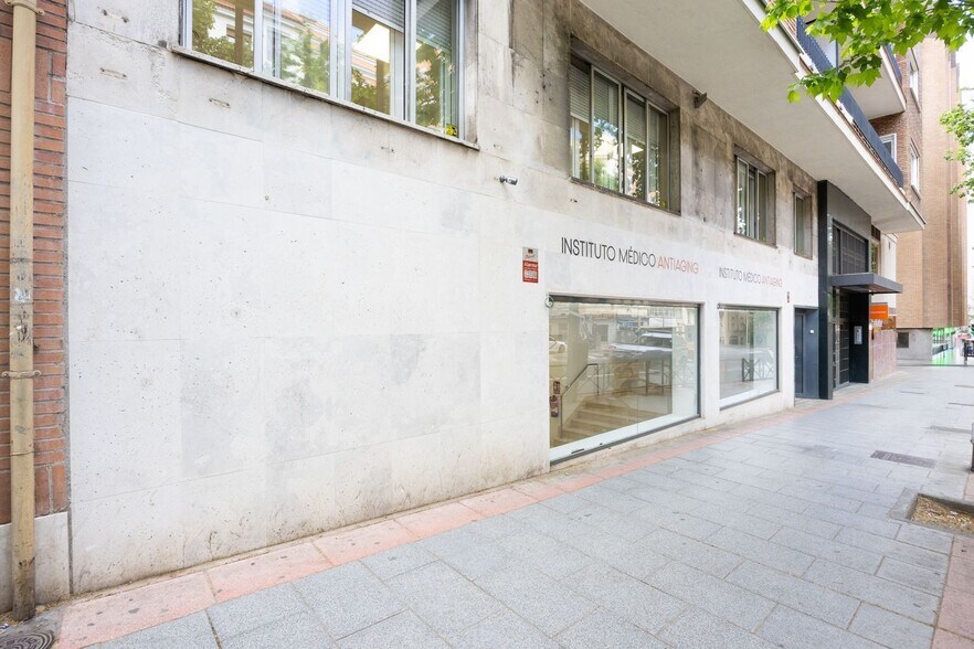 Calle Marqués de Urquijo, 11, Madrid, Madrid à louer - Photo de l’immeuble – Image 2 sur 8