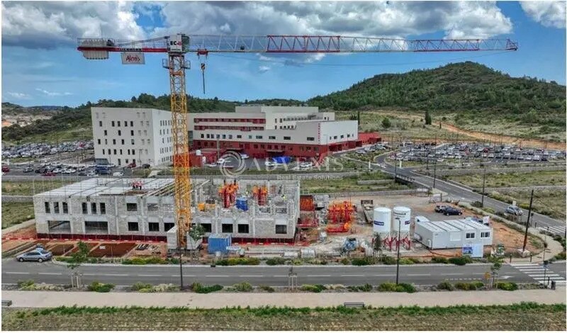 Bureau dans Montredon-des-Corbières à louer - Photo de l’immeuble – Image 2 sur 3