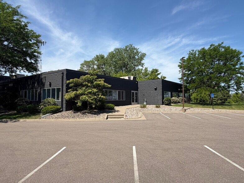 4155 Old Sibley Memorial Hwy, Eagan, MN à vendre - Photo de l’immeuble – Image 1 sur 37