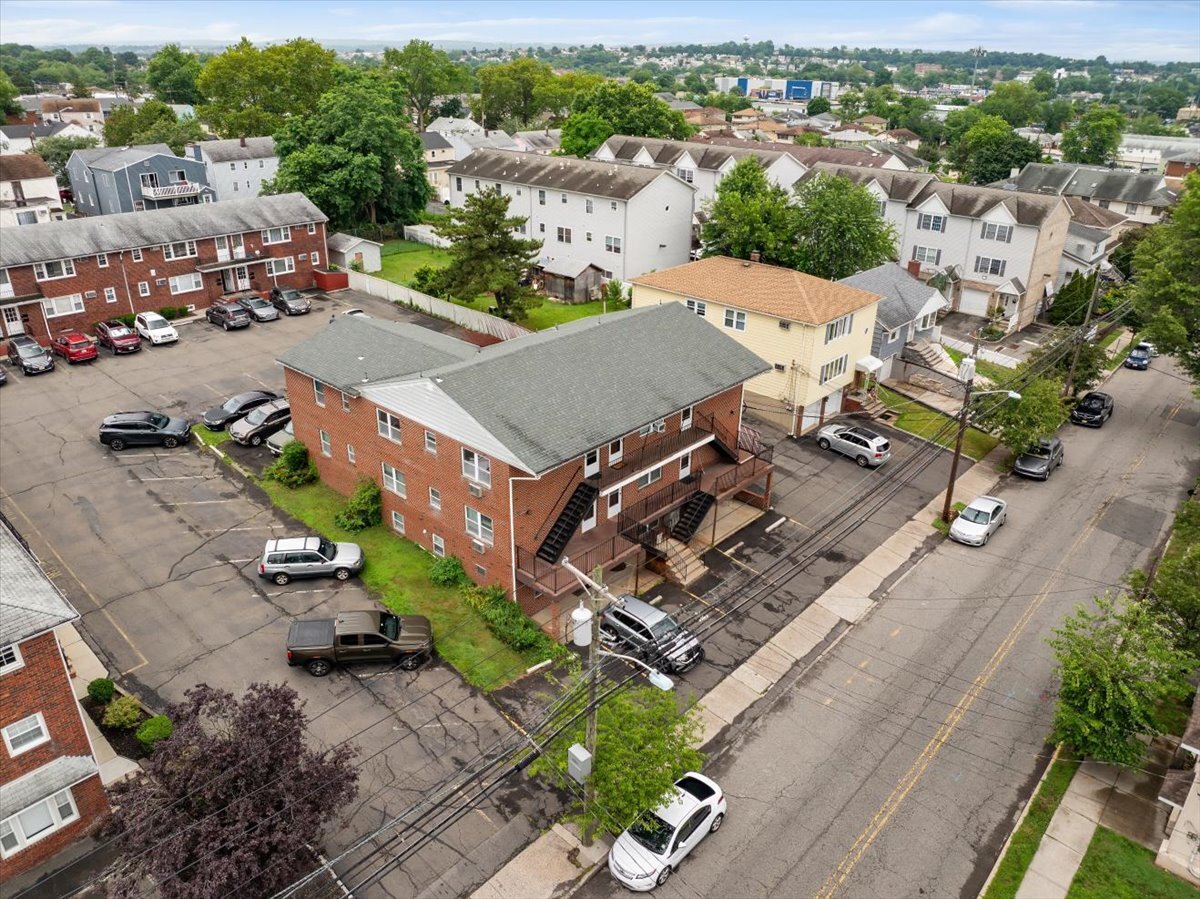 300 Garibaldi Ave, Lodi, NJ à vendre Photo de l’immeuble– Image 1 sur 33