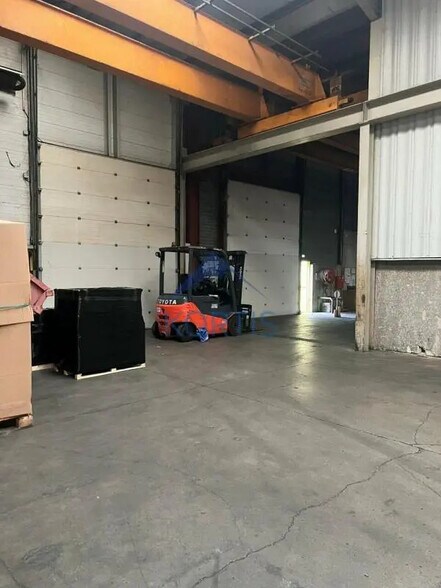 Local d’activités dans Béligneux à louer - Photo de l’immeuble – Image 3 sur 6