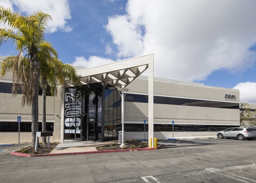 21081 S Western Ave, Torrance, CA à louer - Photo de l’immeuble – Image 2 sur 8