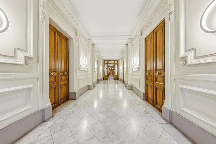 11 Avenue De L'Opera, Paris à louer - Photo de l’immeuble – Image 2 sur 9