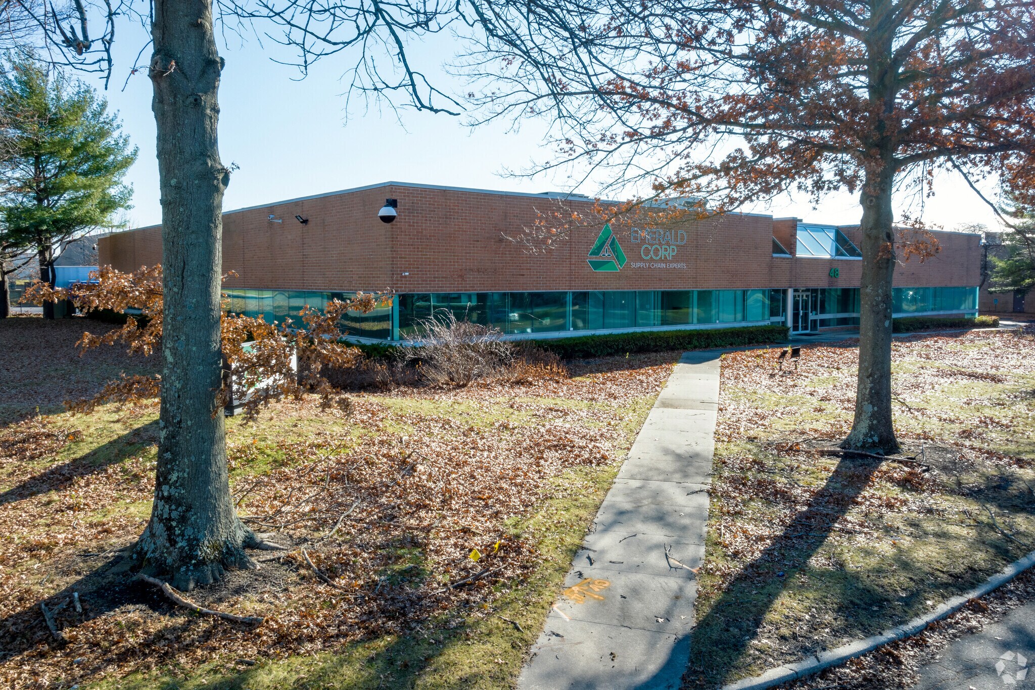 48 Mall Dr, Hauppauge, NY à louer Photo principale– Image 1 sur 20