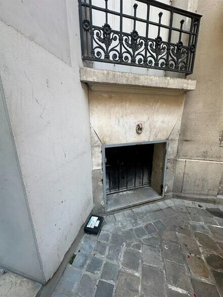 Local commercial dans Paris à vendre - Photo de l’immeuble – Image 2 sur 5