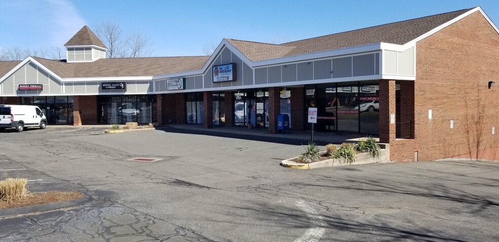 425-477 S Broad St, Meriden, CT à louer - Photo de l’immeuble – Image 3 sur 11