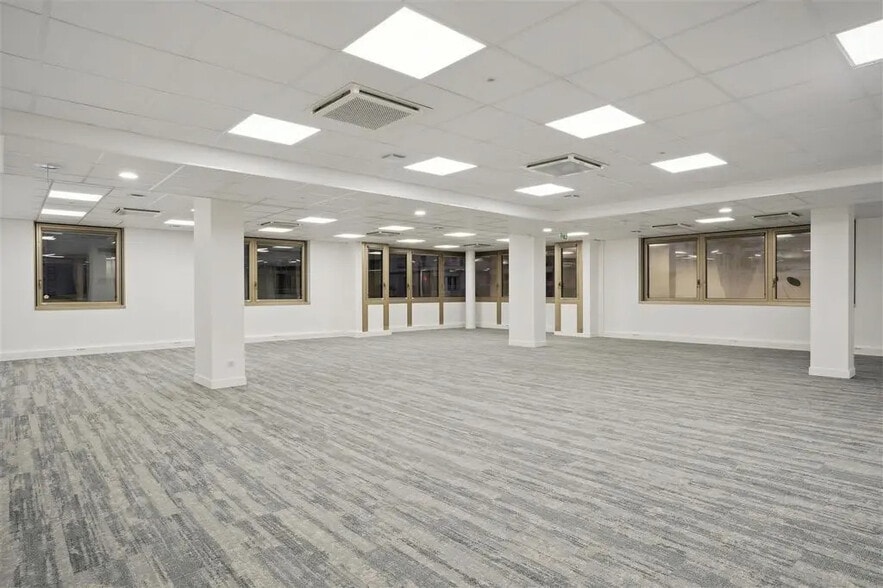 14 Place Marie - Jeanne Bassot, Levallois-Perret à louer - Photo de l’immeuble – Image 2 sur 11