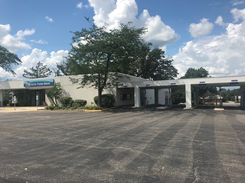 486 W Liberty St, Wauconda, IL à louer - Photo de l’immeuble – Image 1 sur 11