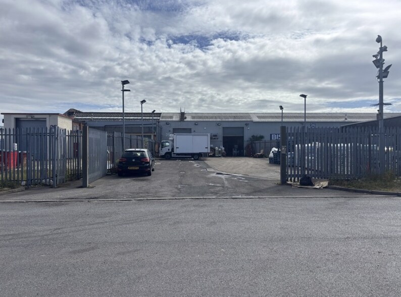 25 Unit, Caddington à louer - Photo de l’immeuble – Image 1 sur 8