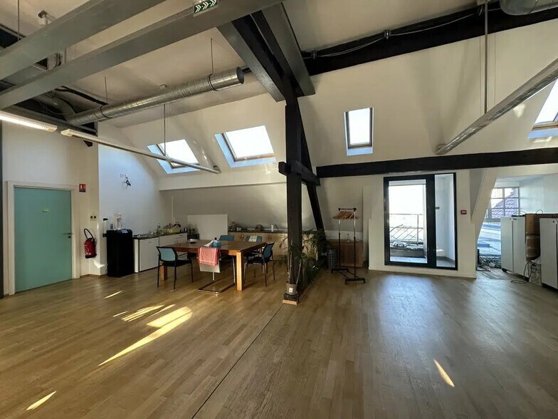 Bureau dans Strasbourg à louer - Photo de l’immeuble – Image 2 sur 14