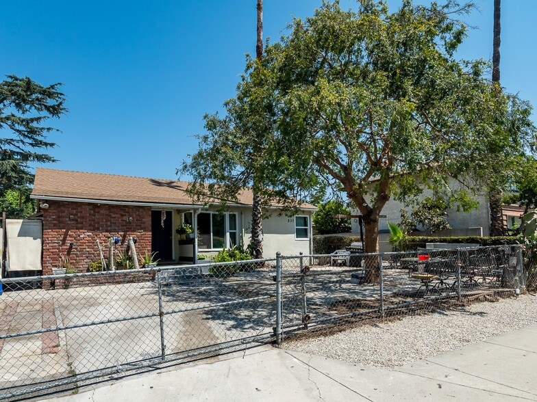 237 W Central Ave, Monrovia, CA à vendre - Photo principale – Image 1 sur 5