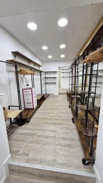 Local commercial dans La Baule-Escoublac à louer - Photo de l’immeuble – Image 3 sur 8