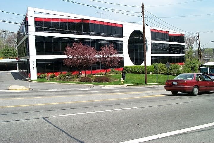 935 Northern Blvd, Great Neck, NY à louer - Photo principale – Image 1 sur 8
