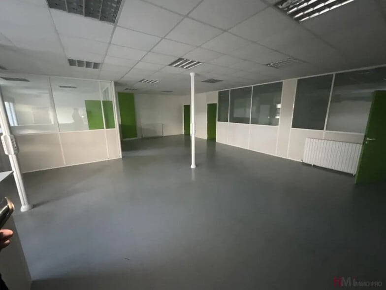 Local d’activités dans Le Havre à louer - Photo intérieure – Image 1 sur 14