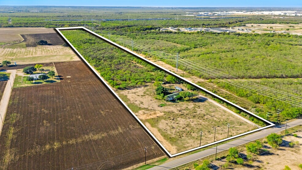 596 Mauermann Rd, San Antonio, TX à vendre - Photo de l’immeuble – Image 2 sur 16