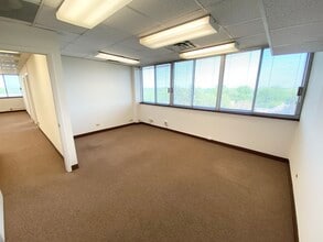5901 N Cicero Ave, Chicago, IL à louer Photo intérieure– Image 2 sur 5