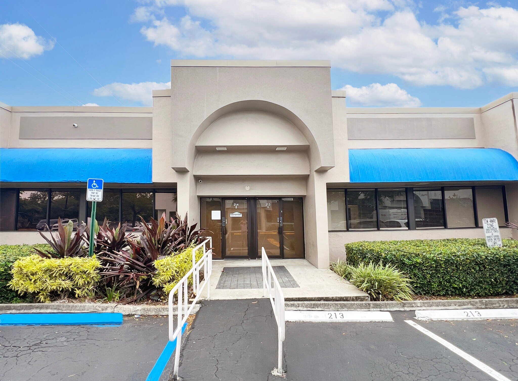 6555 Powerline Rd, Fort Lauderdale, FL à louer Photo de l’immeuble– Image 1 sur 6